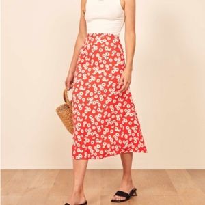NEW Reformation Bea Skirt in Oopsie Daisy